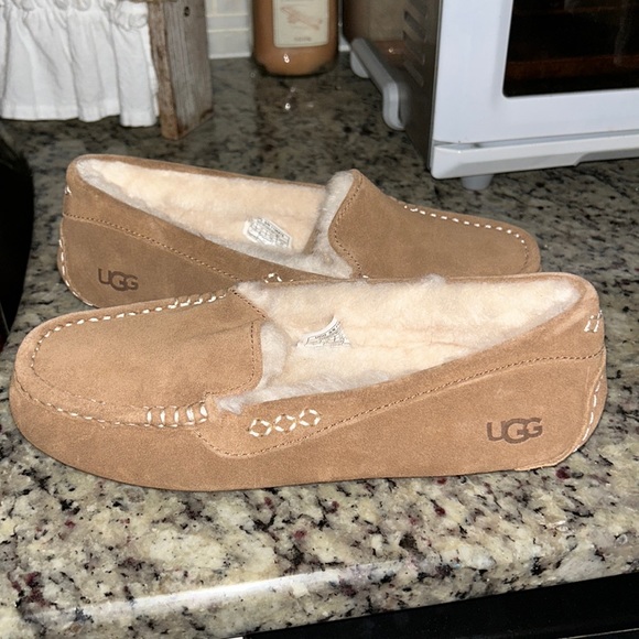 Ugg Ansley in Chestnut - brand new & gorgeous!! Comfy and the best! - Picture 2 of 10